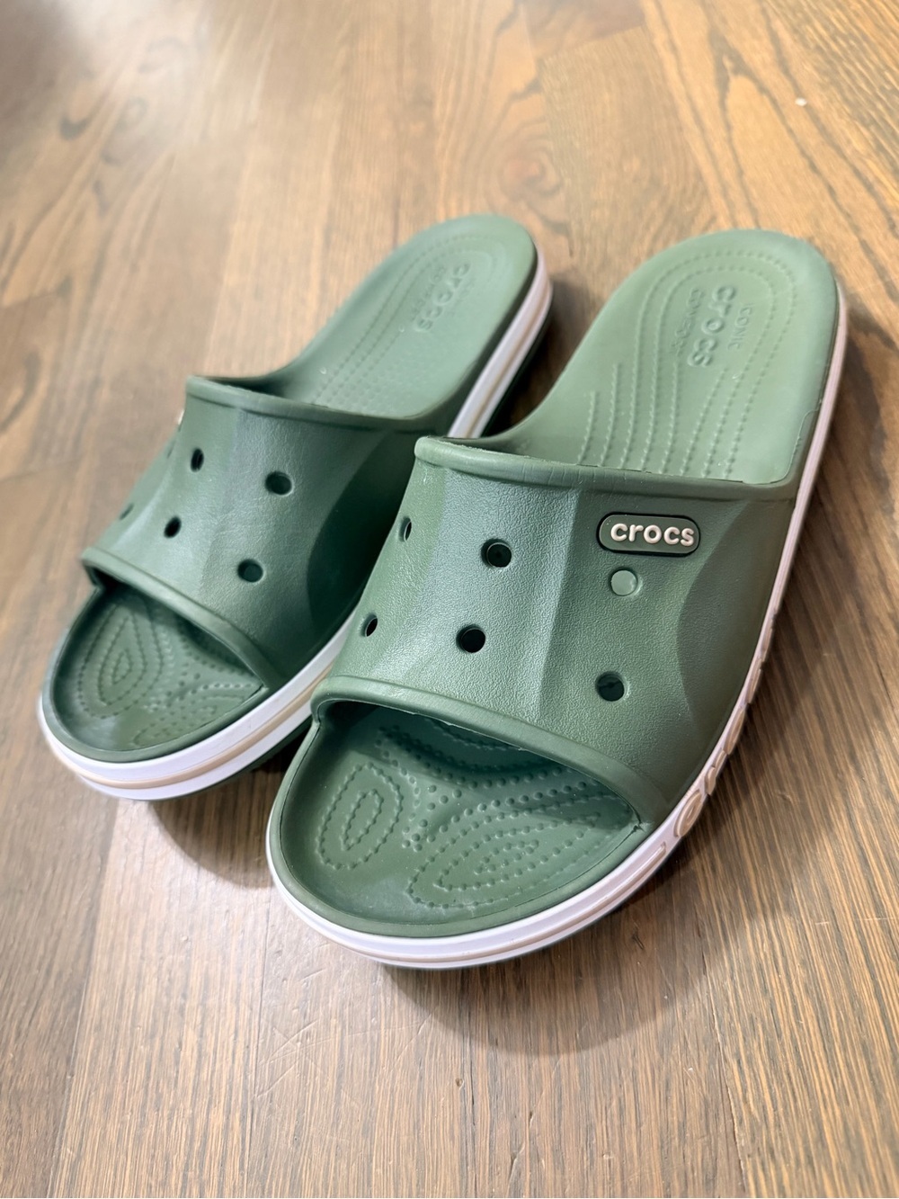 EUC Crocs Bayaband Slide Sandals women’s Size 7 or men’s 5 Green